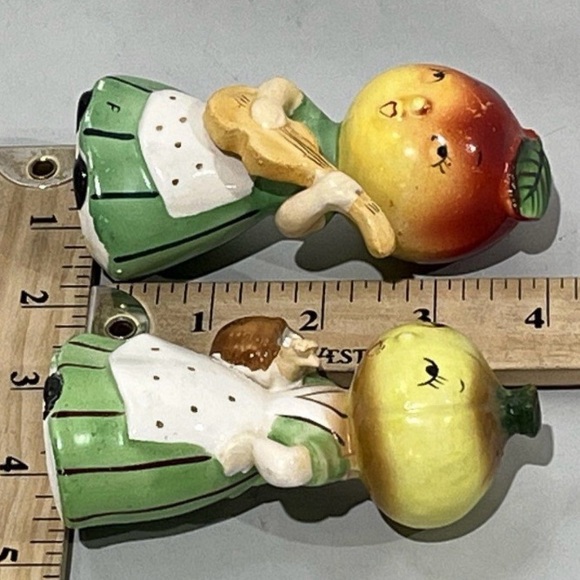 Rare VINTAGE  ANTROPOMORPHIC SALT/PEPPER SHAKERS SET 4" - Picture 3 of 7